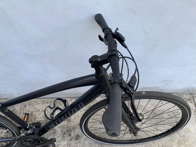 Luxusní kolo Specialized Sirrus 2.0 (150-160 cm)