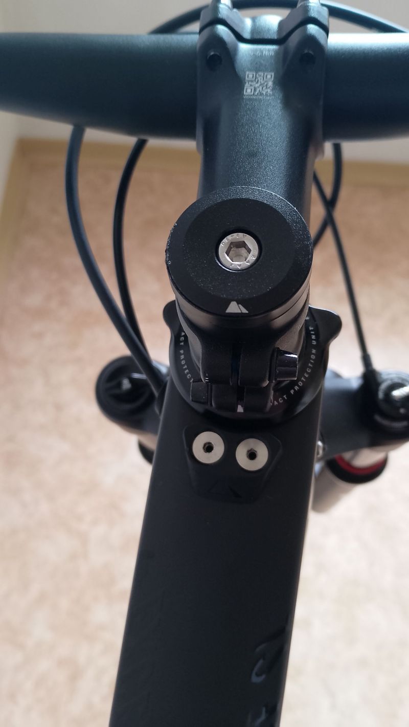 Prodám karbon Canyon Exceed CF SL 6 , nastaveno na +- 175cm