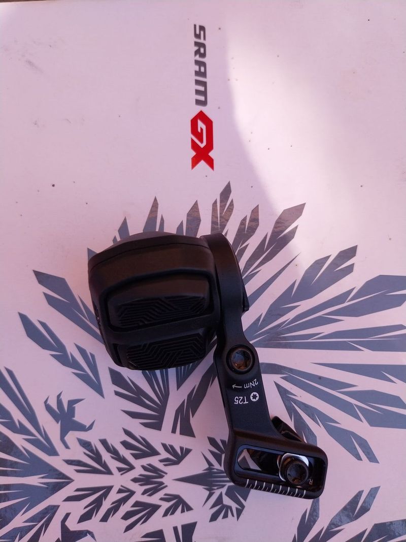 SRAM Eagle zbylé komponenty, ovladač POD1kazeta XX1 gold 1299, převodníky +řetěz 