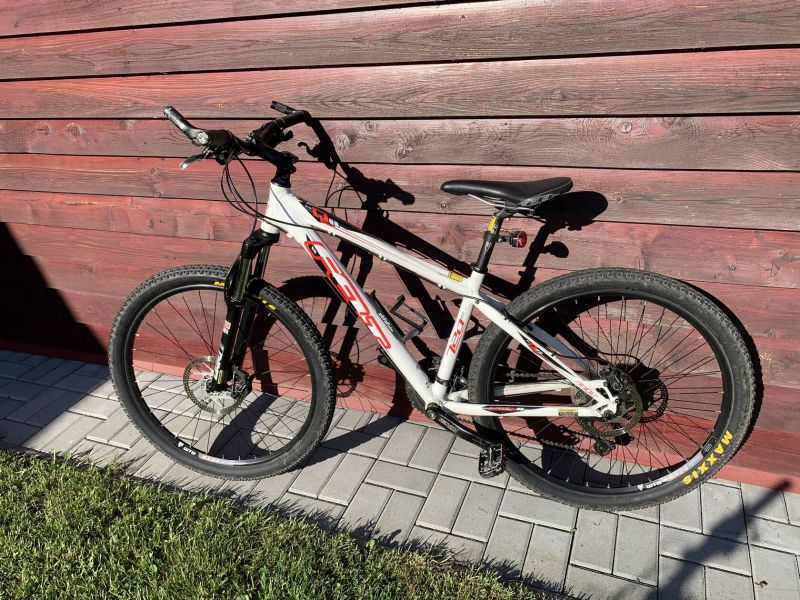 Prodám horské kolo FELT
