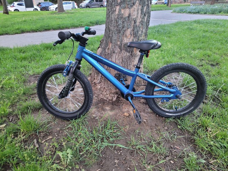 Specialized Hotrock 16" modrá metalíza 