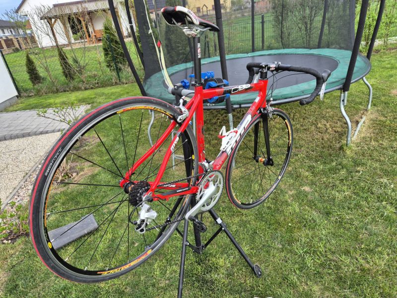 Silniční kolo MB, Shimano Sora, karbonové komponenty, kola Mavic