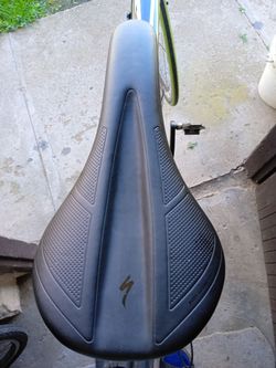 Sedlo specialized 