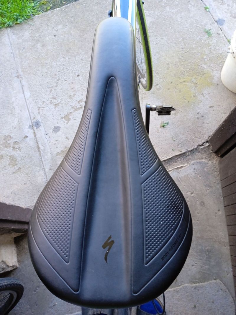 Sedlo specialized 