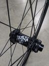 Vittoria 700c Elusion disk; centerlock, pevná osa