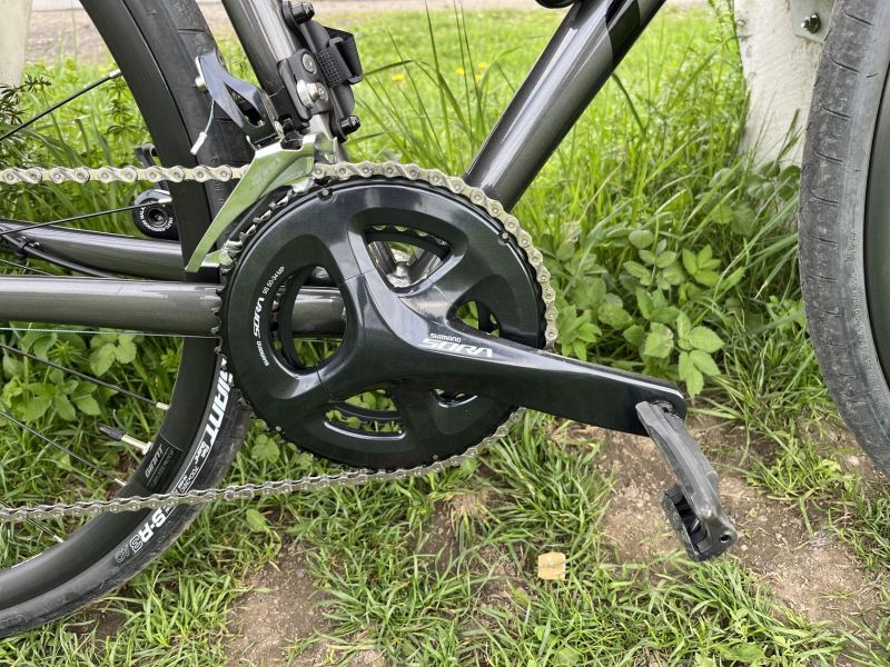 Kolo silniční / Gravel Giant Contend AR