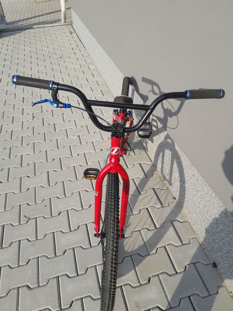 BMX Bikrosové kolo Inspyre Neo Cruiser Red 24"