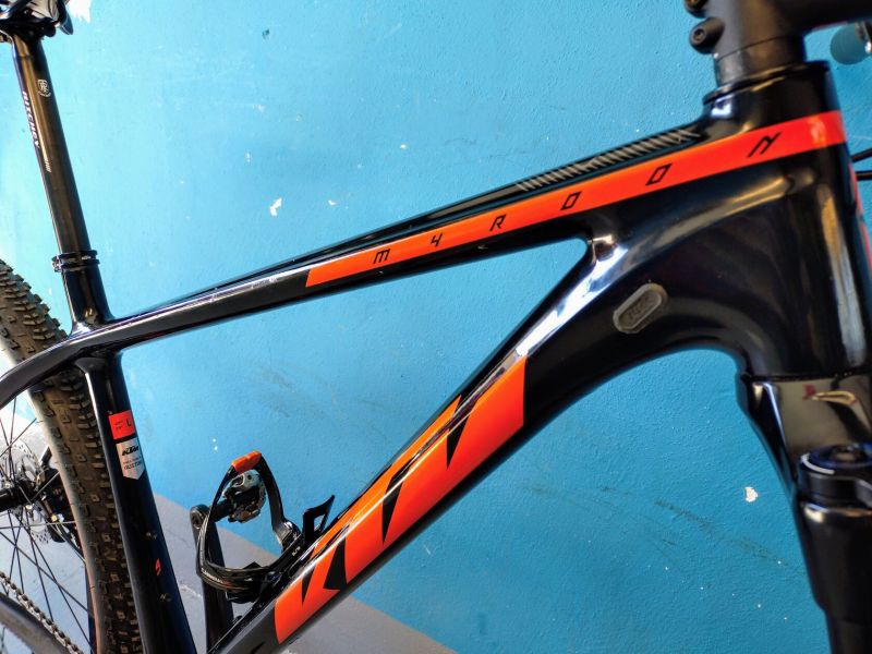 KTM myroon vel. L
