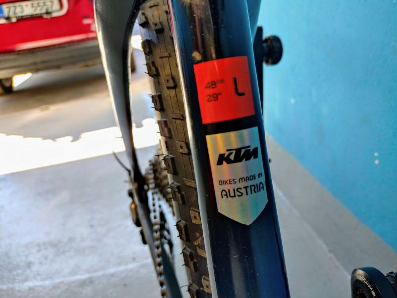 KTM myroon vel. L