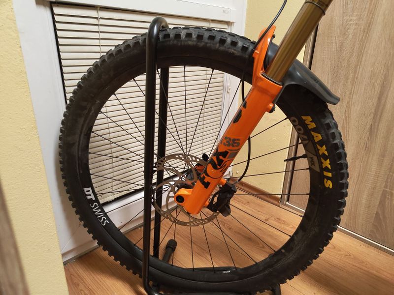 Predám Specialized stumpjumper L vo výbornom stave