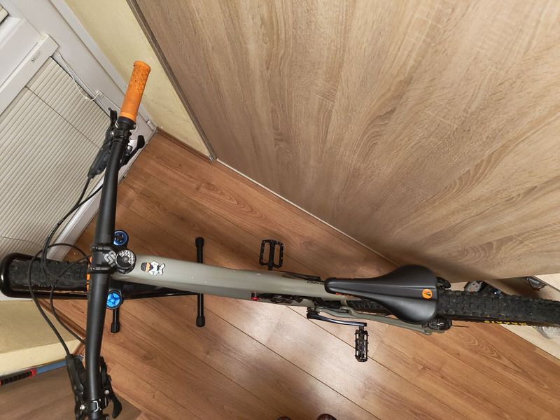Predám Specialized stumpjumper L vo výbornom stave
