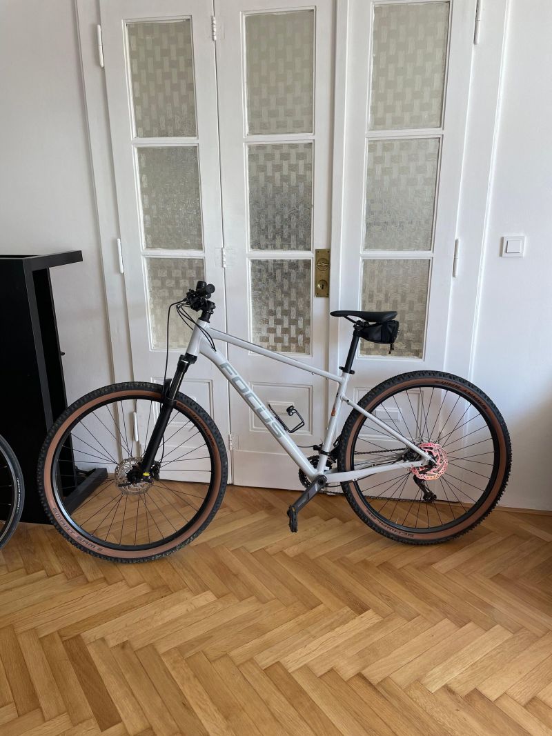 Horské unisex kolo FOCUS - WHISTLER 3.8 29" Light Grey - REZERVOVÁNO