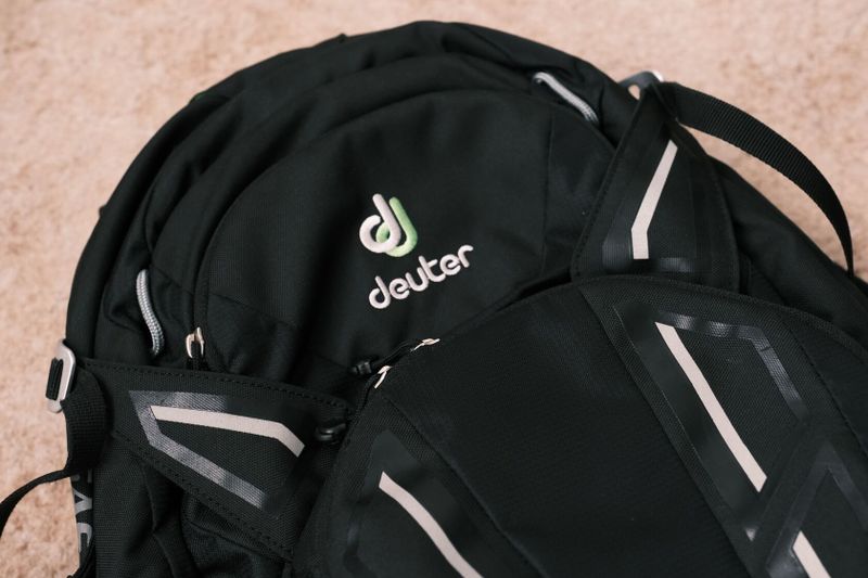Batoh Deuter Attack 20l - integrovaný chránič SAS-TEC, zánovní
