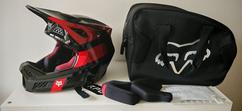 Fox Rampage Pro Carbon, Fox RPC, Přilba, Helma