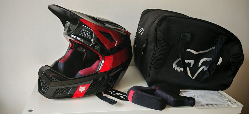 Fox Rampage Pro Carbon, Fox RPC, Přilba, Helma