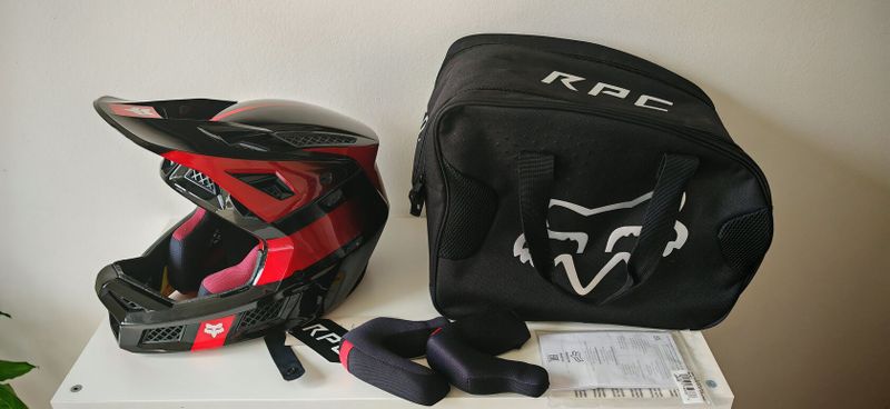 Fox Rampage Pro Carbon, Fox RPC, Přilba, Helma
