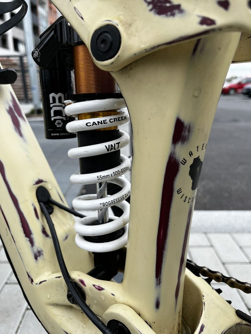 Enduro bike TREK REMEDY 9.8, M/L – full karbon, custom lak, top výbava