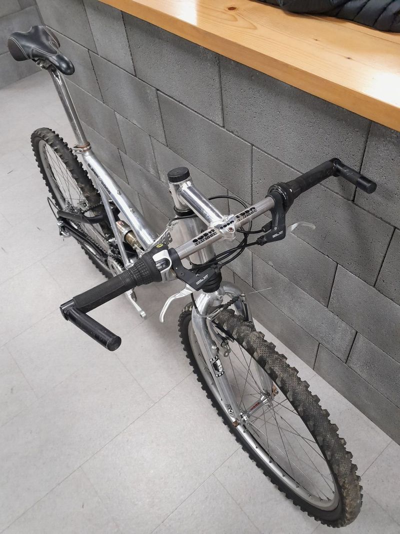 1996 Cannondale Super V 2000, velikost M, CODA 701M