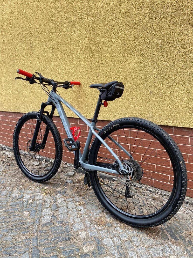 Trek X-Caliber 7 Horské kolo