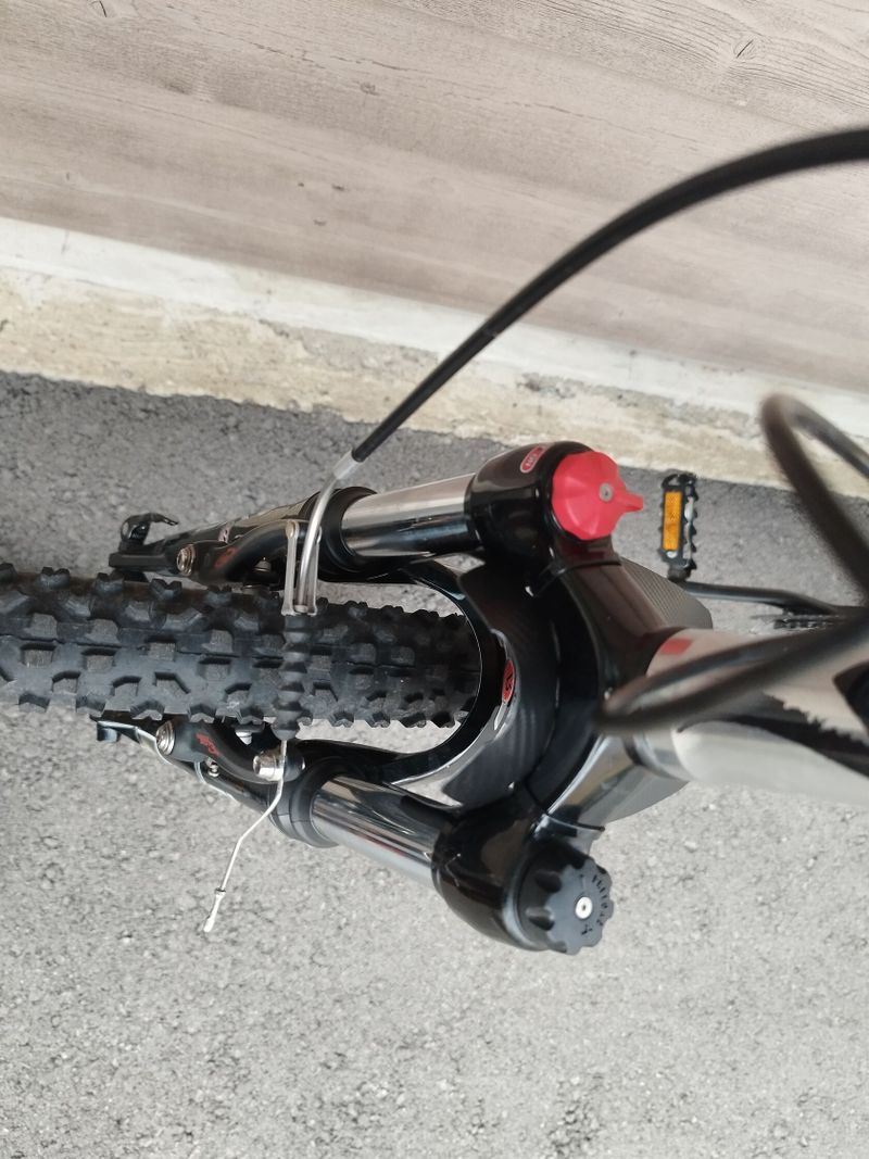 Horské kolo Specialized Stumpjumper M4 stříbrná