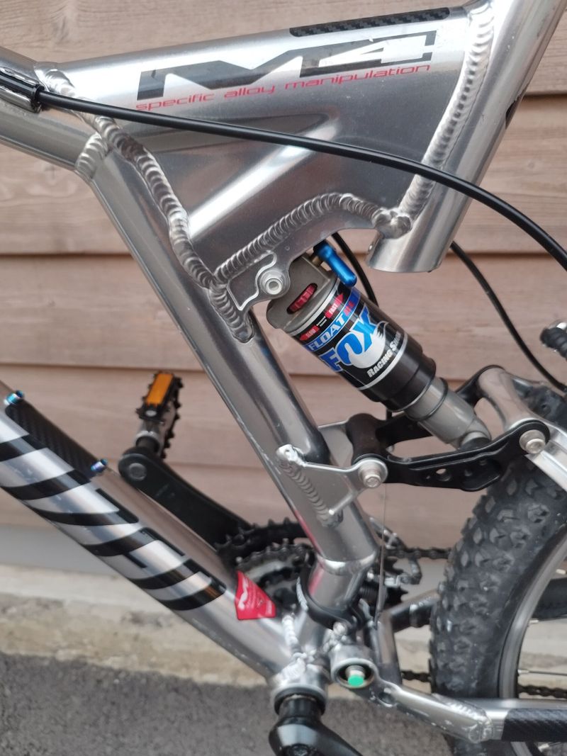 Horské kolo Specialized Stumpjumper M4 stříbrná