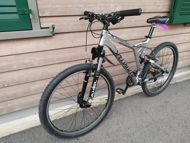 Horské kolo Specialized Stumpjumper M4 stříbrná