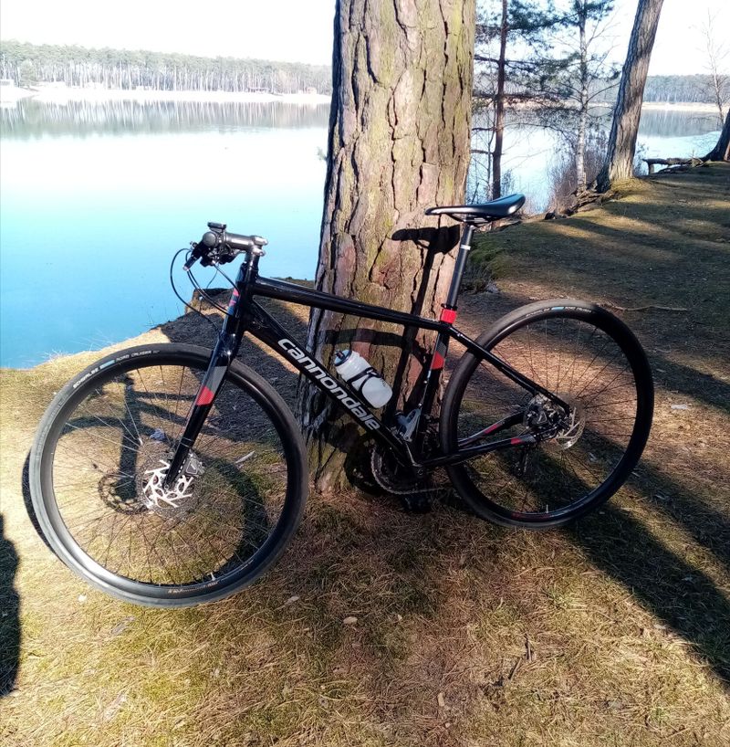 Cannondale - Gravel, fitness, silniční kolo, sada Shimano "105" Kotouče brzdy, vel. M/L