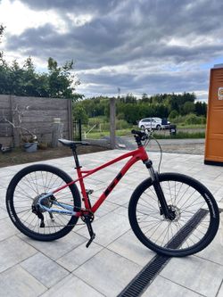 Prodám horské kolo GT Avalanche – skvělý stav!