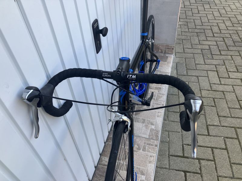 MALÉ SILNIČNÍ KOLO SPECIALIZED