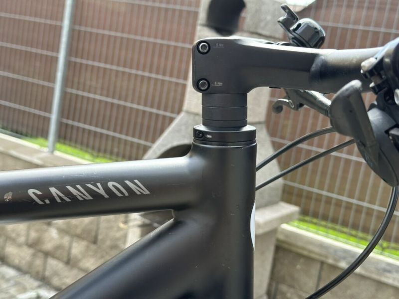 Vychytané a spolehlivé dámské kolo / S , Canyon commuter mid-step /Alu