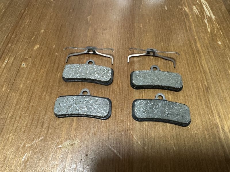 Brzdové destičky Shimano D03S Resin, NOVÉ - 2 páry