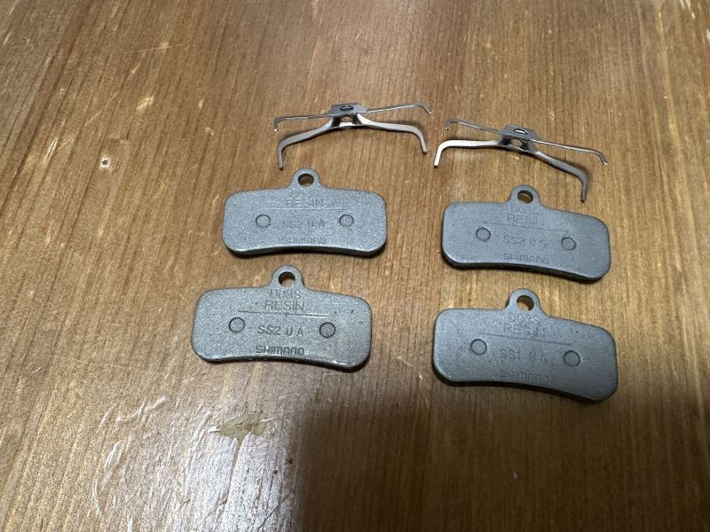 Brzdové destičky Shimano D03S Resin, NOVÉ - 2 páry