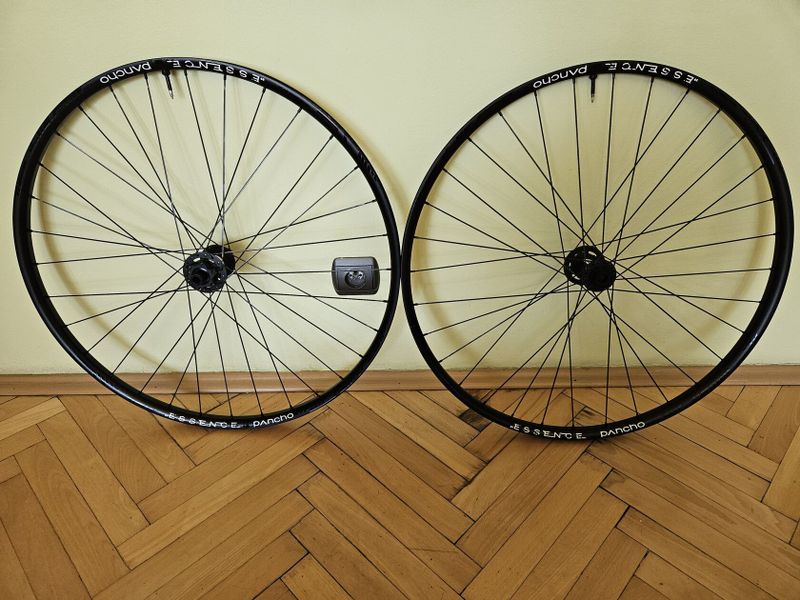 Zapletená kola PanchoWheels Essence 29, náboje DT Swiss 350 a dráty Sapim CX Ray