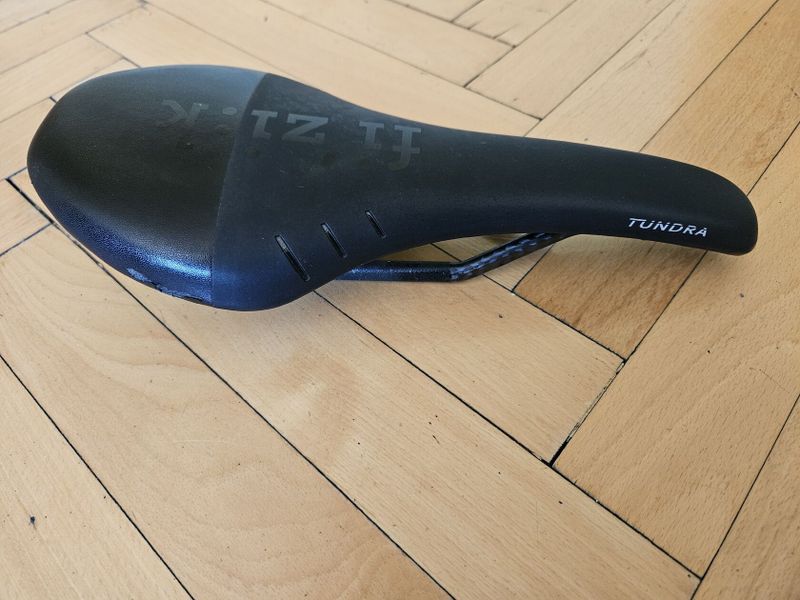 Sedlo Fizik Tundra M1 carbon 