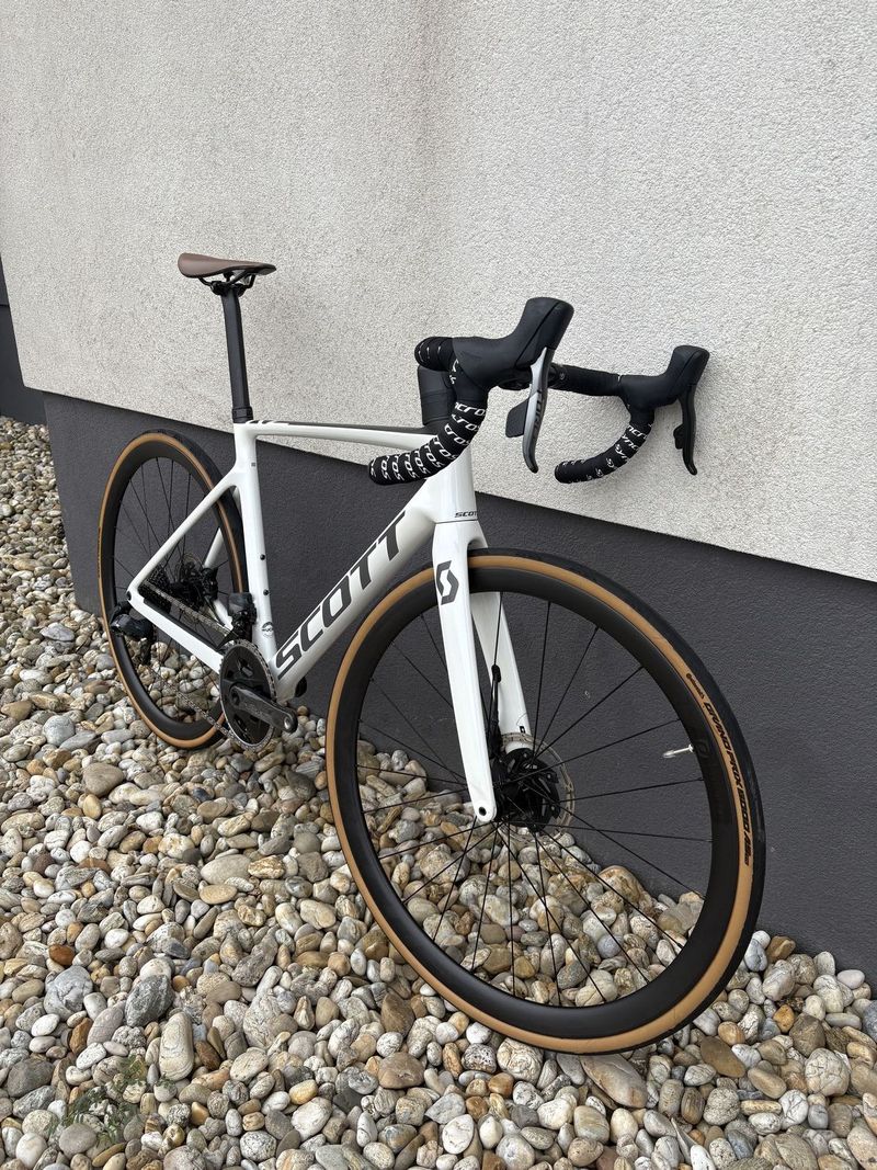 Scott Addict RC 10 pearl white 2021