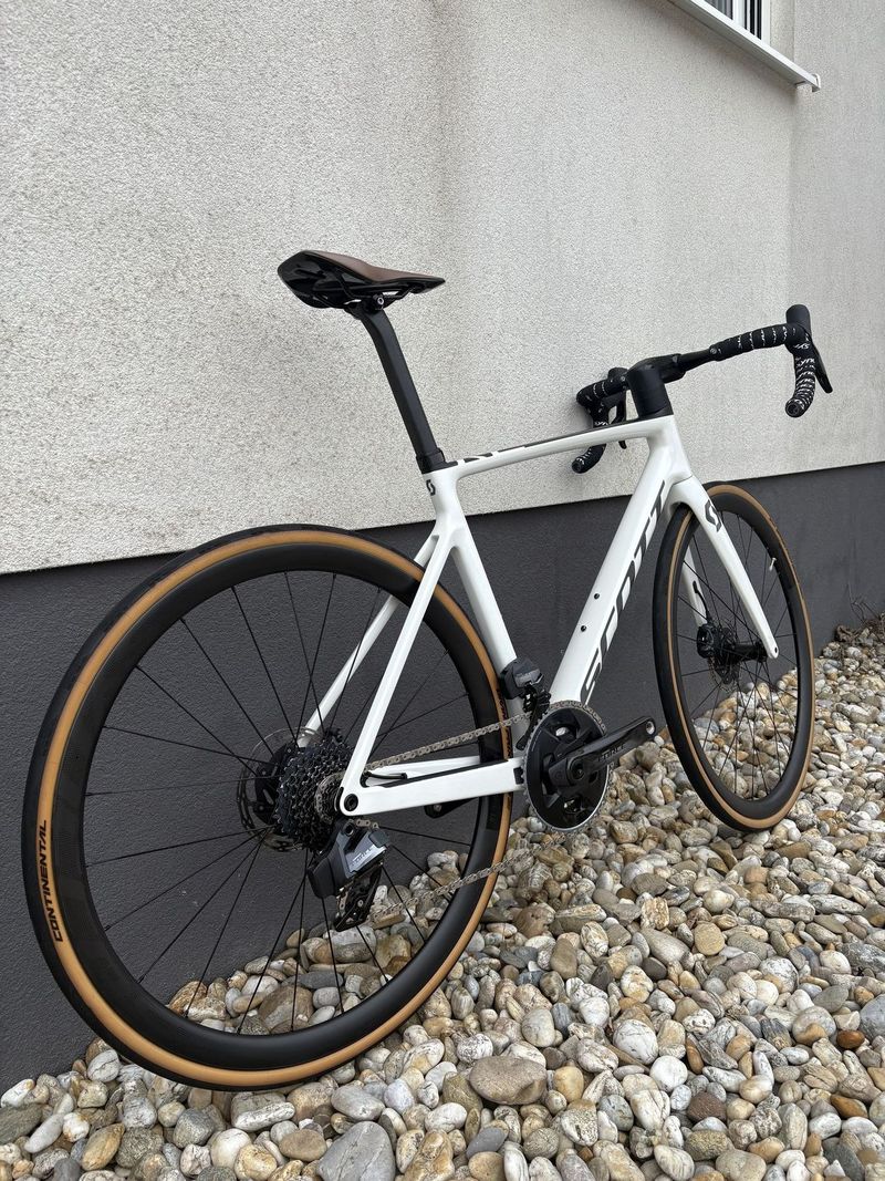 Scott Addict RC 10 pearl white 2021
