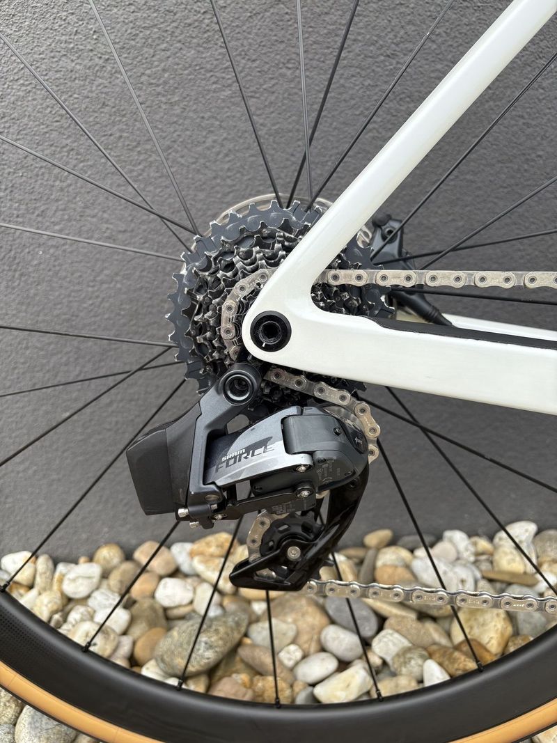 Scott Addict RC 10 pearl white 2021