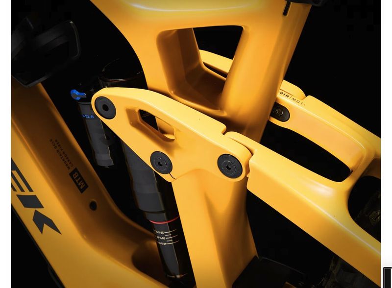 TREK Fuel EXe 9.8 XT-původní cena- 261 490 kč