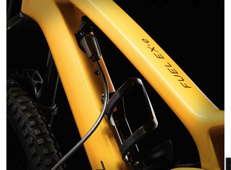 TREK Fuel EXe 9.8 XT-původní cena- 261 490 kč