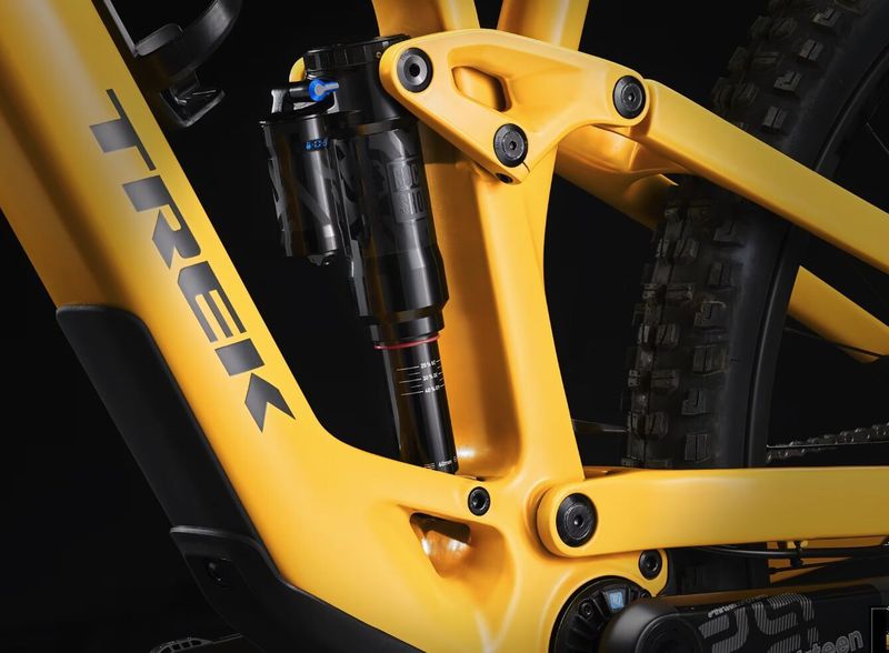 TREK Fuel EXe 9.8 XT-původní cena- 261 490 kč