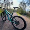 Canyon Lux WC CF6 s teleskopickou sedlovou