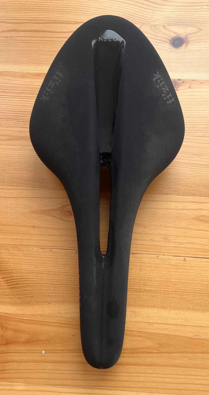 Sedlo Fizik Arione R1 Open sedlo Large – nové