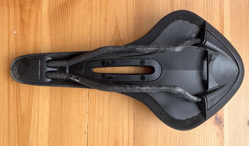 Sedlo Fizik Arione R1 Open sedlo Large – nové