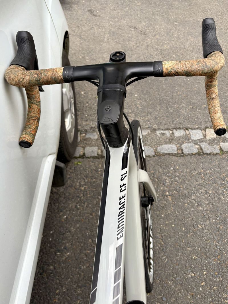 Cynyon Endurace CF SL 8 DISC AERO