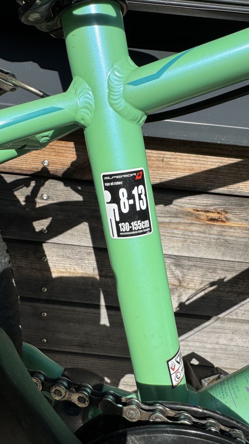 Superior F.L.Y. (FLY) 24"