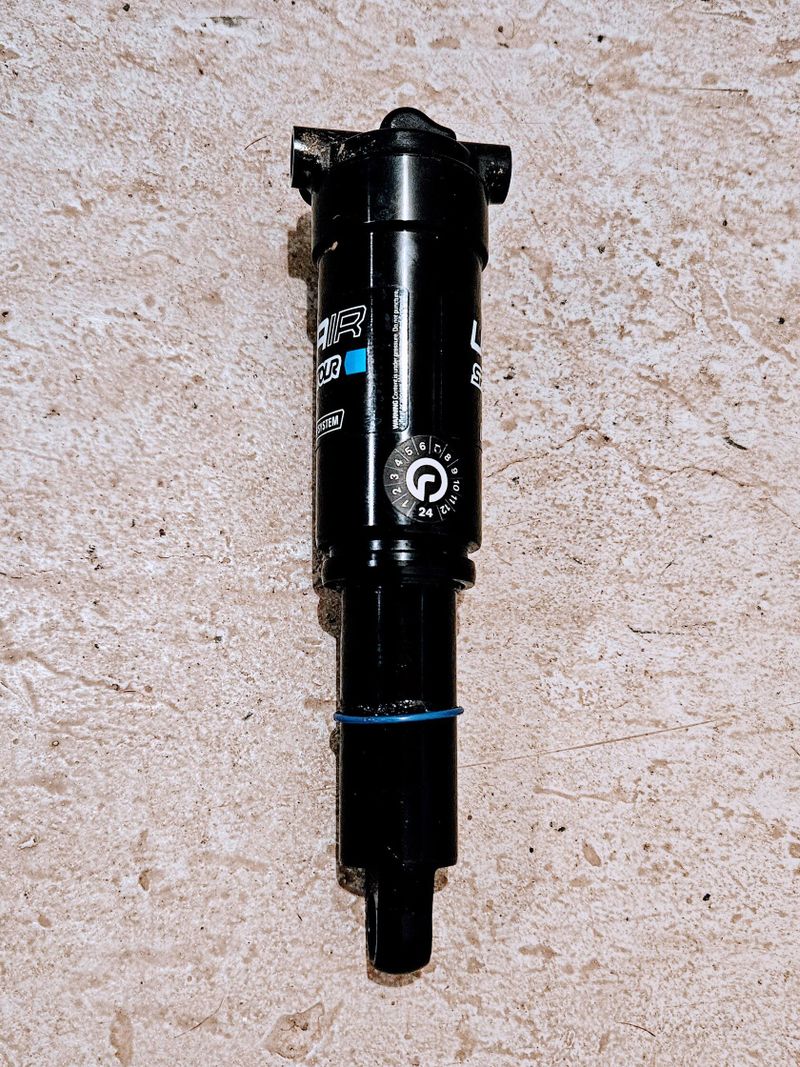 Suntour Unair LO-R, 140 mm 190/51mm, Trunnion Mount