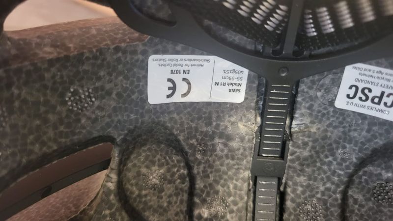 Cyklo přilba SENA s headsetem R1