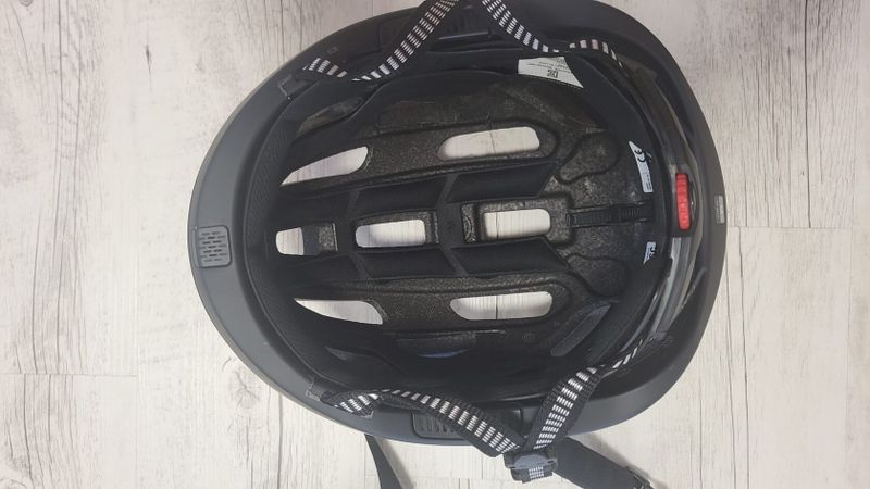Cyklo přilba SENA s headsetem R1