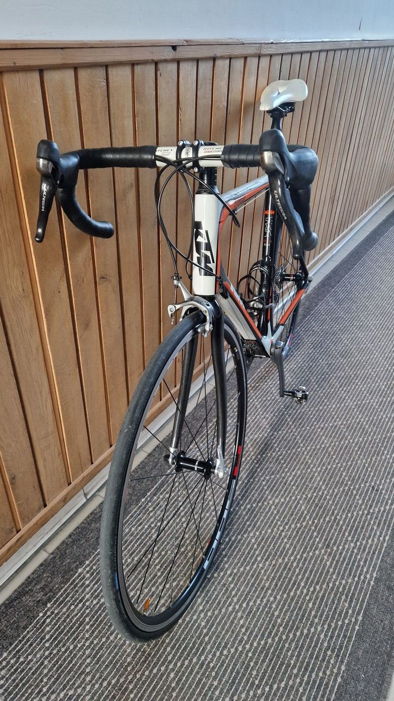 KTM Strada 6000