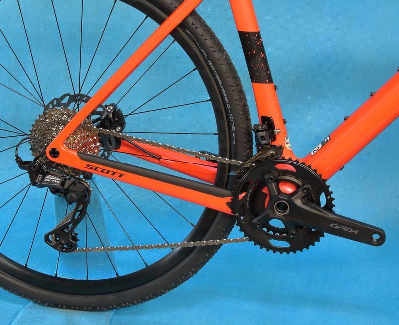 SCOTT Addict Gravel na GRX 2x12 - atraktivní karbonový gravel – NOVÝ